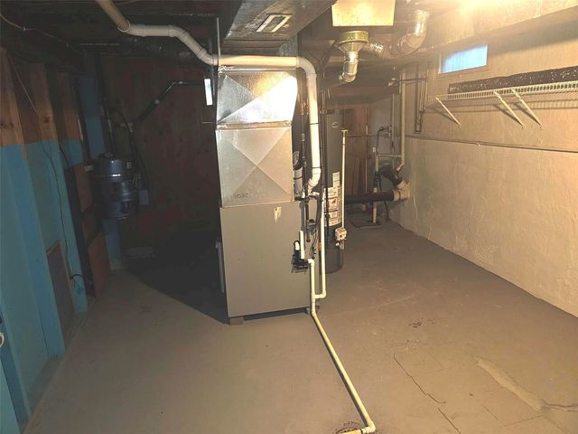 109 E Willman, Hiawatha, IA 52233