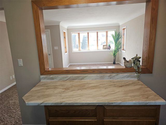 109 E Willman, Hiawatha, IA 52233