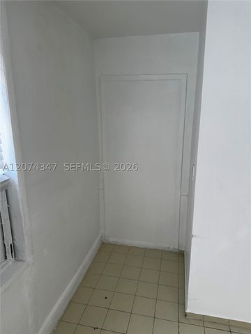 1352 SW 7th St 5, Miami, FL 33135