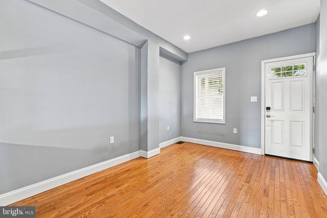 4830 SMICK ST, Philadelphia, PA 19127