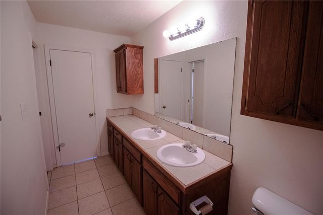 2204 Lafayette Drive, Norman, OK 73071