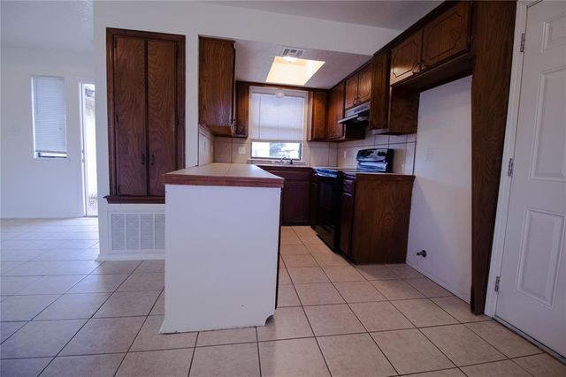 2204 Lafayette Drive, Norman, OK 73071