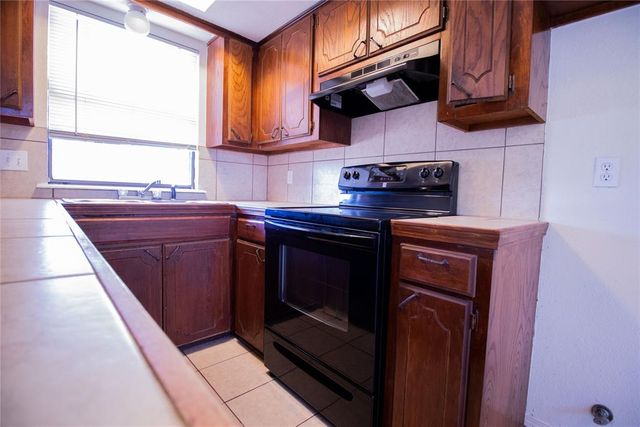 2204 Lafayette Drive, Norman, OK 73071