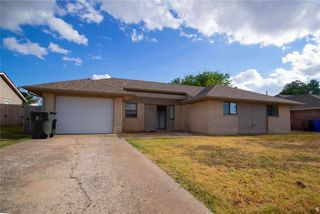 2204 Lafayette Drive, Norman, OK 73071
