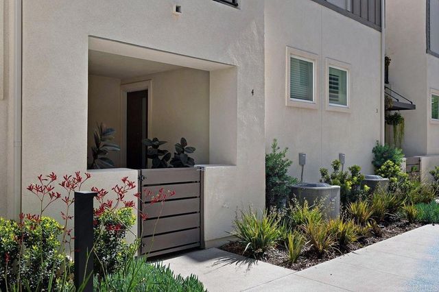 2137 Stellar Way 4, Chula Vista, CA 91915