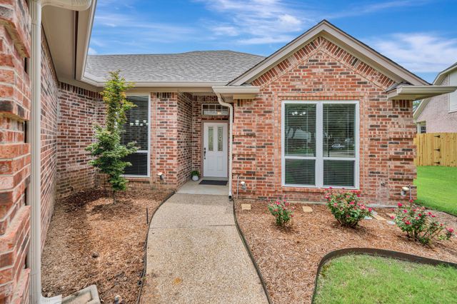 6520 Shelton Home Court, Arlington, TX 76017