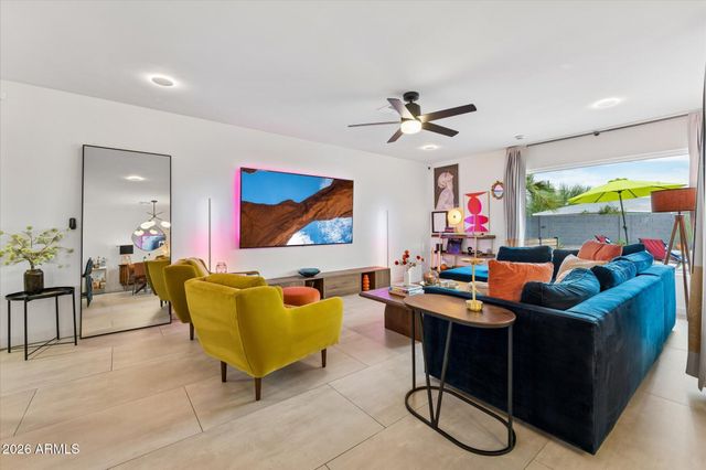 2011 W CAMPBELL Avenue, Phoenix, AZ 85015