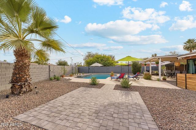 2011 W CAMPBELL Avenue, Phoenix, AZ 85015