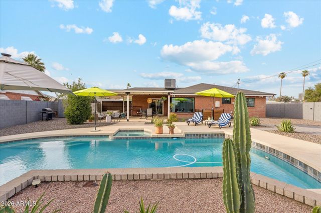 2011 W CAMPBELL Avenue, Phoenix, AZ 85015