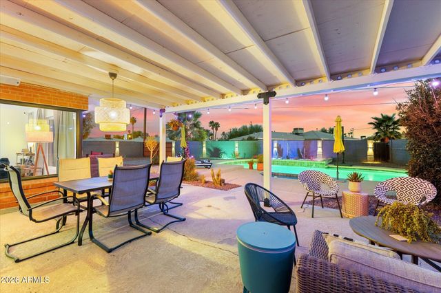 2011 W CAMPBELL Avenue, Phoenix, AZ 85015