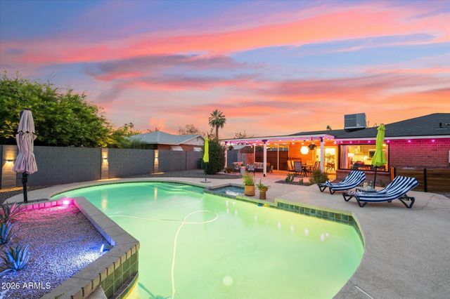 2011 W CAMPBELL Avenue, Phoenix, AZ 85015