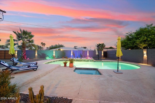 2011 W CAMPBELL Avenue, Phoenix, AZ 85015