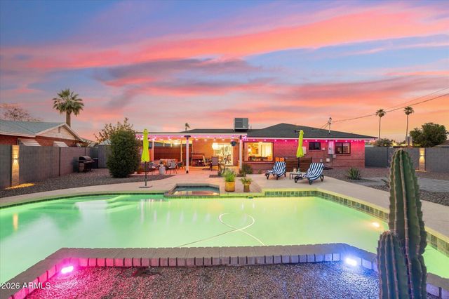 2011 W CAMPBELL Avenue, Phoenix, AZ 85015