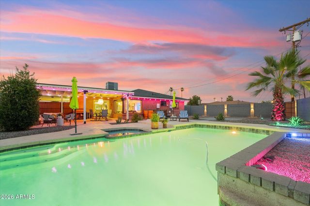 2011 W CAMPBELL Avenue, Phoenix, AZ 85015