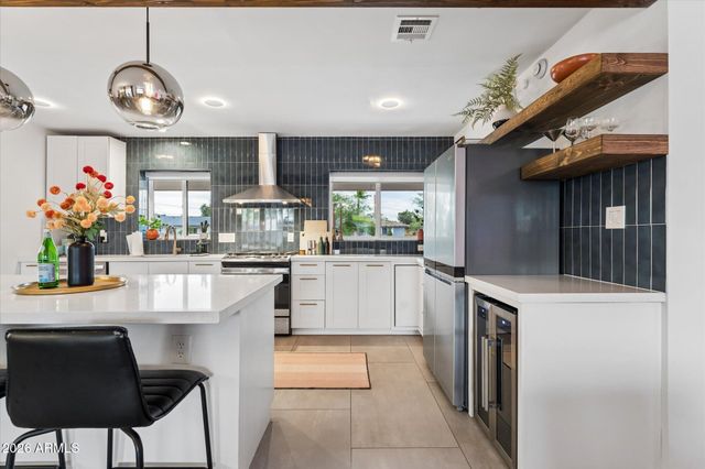 2011 W CAMPBELL Avenue, Phoenix, AZ 85015