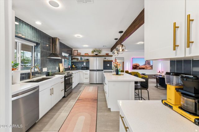 2011 W CAMPBELL Avenue, Phoenix, AZ 85015