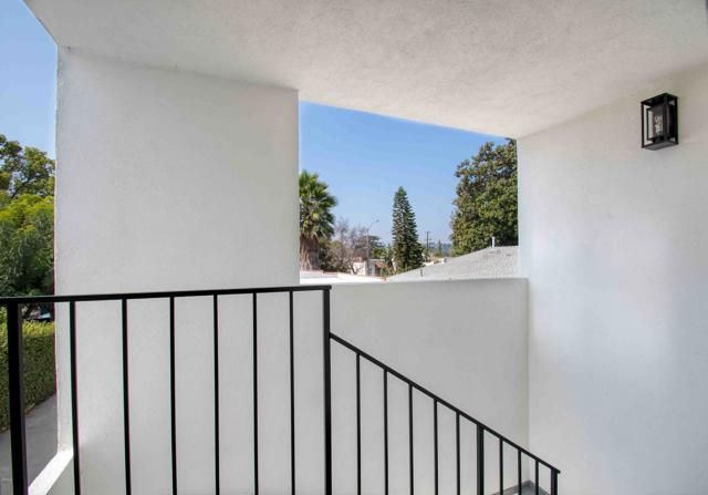 3185 Larga Avenue C, Los Angeles, CA 90039