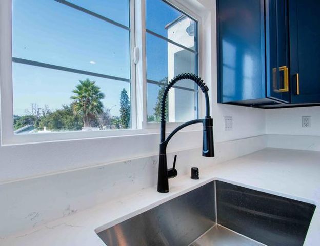 3185 Larga Avenue C, Los Angeles, CA 90039