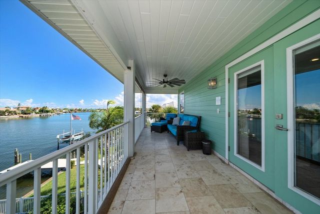 478 HARBOR DRIVE S, Indian Rocks Beach, FL 33785