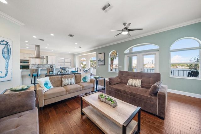 478 HARBOR DRIVE S, Indian Rocks Beach, FL 33785