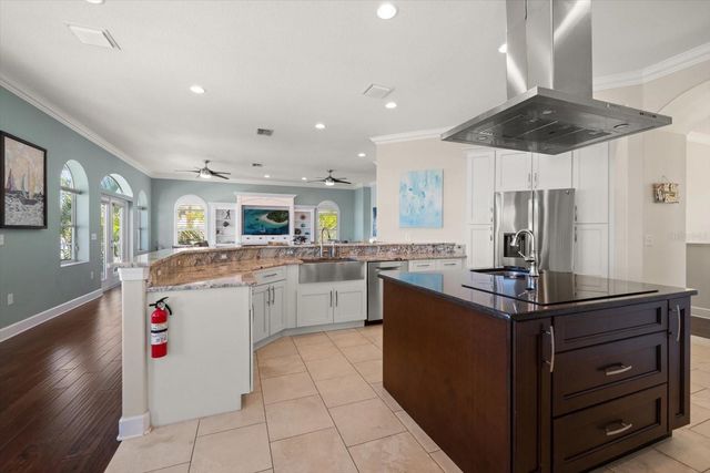 478 HARBOR DRIVE S, Indian Rocks Beach, FL 33785