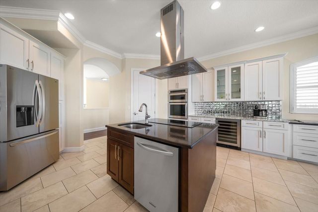 478 HARBOR DRIVE S, Indian Rocks Beach, FL 33785