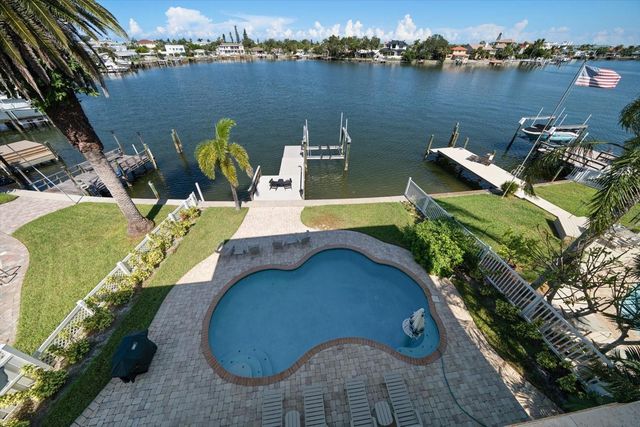 478 HARBOR DRIVE S, Indian Rocks Beach, FL 33785