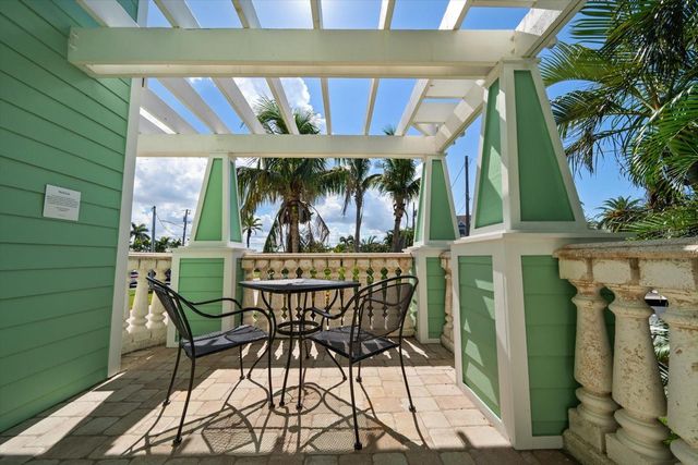 478 HARBOR DRIVE S, Indian Rocks Beach, FL 33785