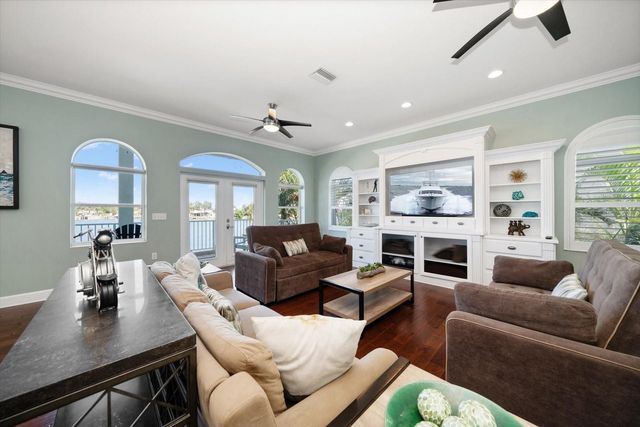 478 HARBOR DRIVE S, Indian Rocks Beach, FL 33785