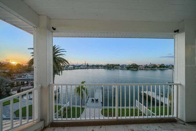 478 HARBOR DRIVE S, Indian Rocks Beach, FL 33785