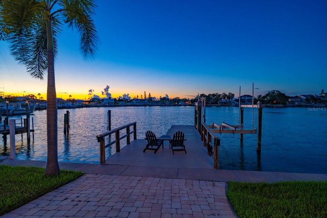 478 HARBOR DRIVE S, Indian Rocks Beach, FL 33785