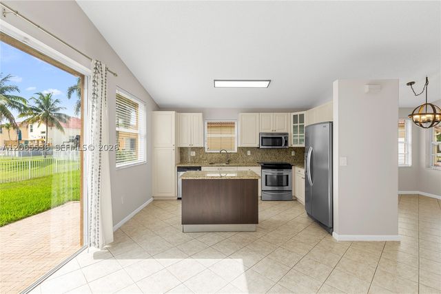 363 NW 158th Ave, Pembroke Pines, FL 33028