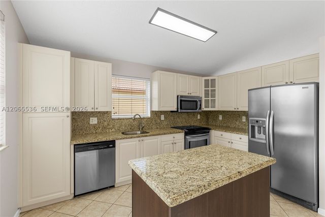 363 NW 158th Ave, Pembroke Pines, FL 33028