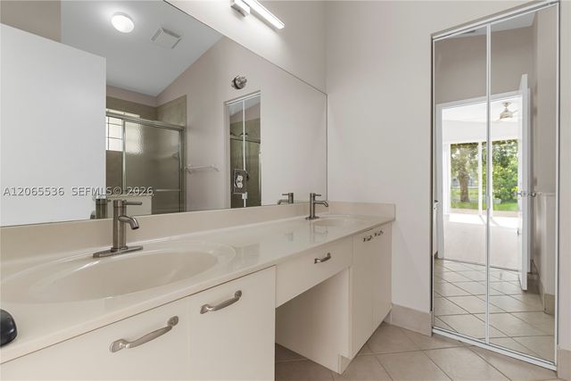 363 NW 158th Ave, Pembroke Pines, FL 33028