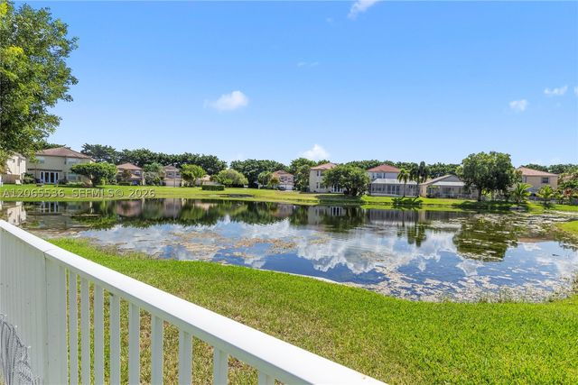 363 NW 158th Ave, Pembroke Pines, FL 33028