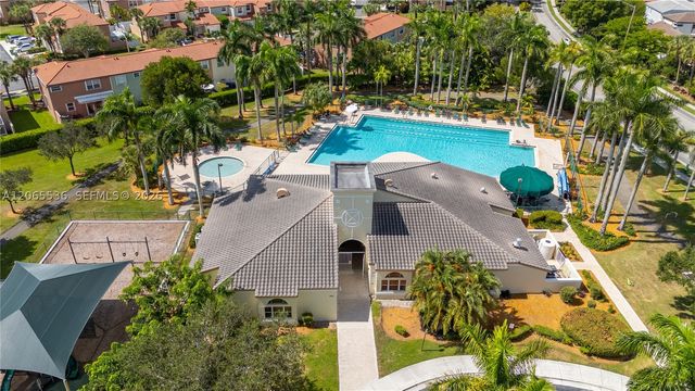 363 NW 158th Ave, Pembroke Pines, FL 33028