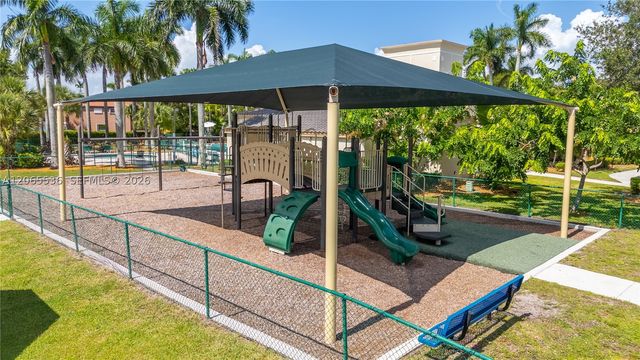 363 NW 158th Ave, Pembroke Pines, FL 33028