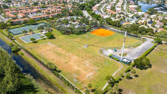 363 NW 158th Ave, Pembroke Pines, FL 33028
