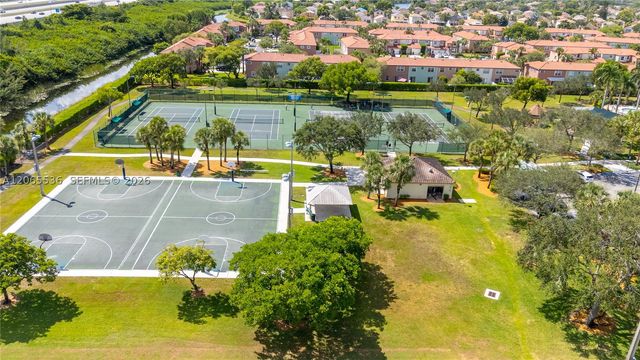 363 NW 158th Ave, Pembroke Pines, FL 33028