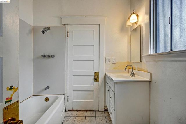1437 56Th Ave, Oakland, CA 94621