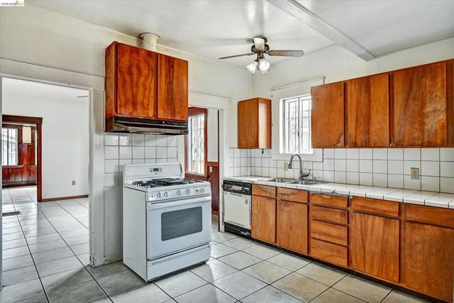 1437 56Th Ave, Oakland, CA 94621