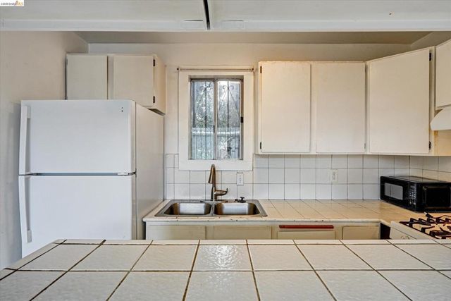 1437 56Th Ave, Oakland, CA 94621