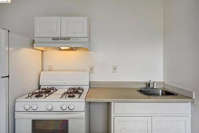 1437 56Th Ave, Oakland, CA 94621