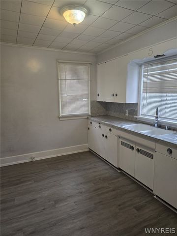 2225 South Avenue, Niagara Falls, NY 14305