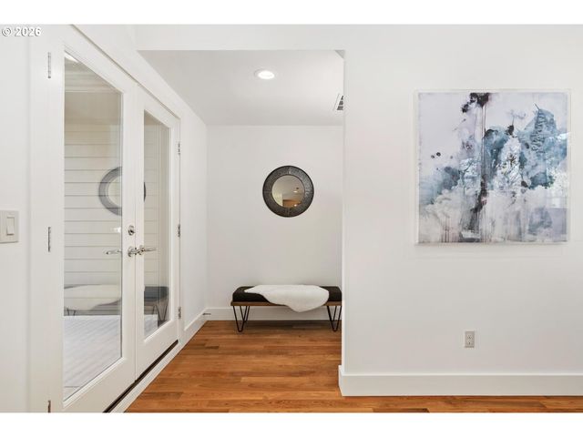 3791 Ne ROSELAWN St, Portland, OR 97211