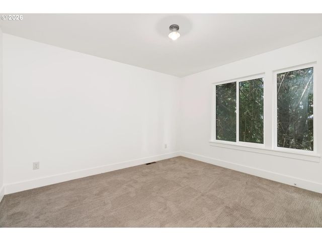 3791 Ne ROSELAWN St, Portland, OR 97211