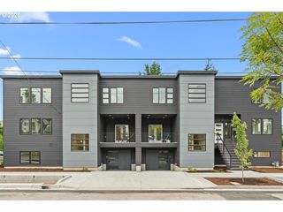 3791 Ne ROSELAWN St, Portland, OR 97211