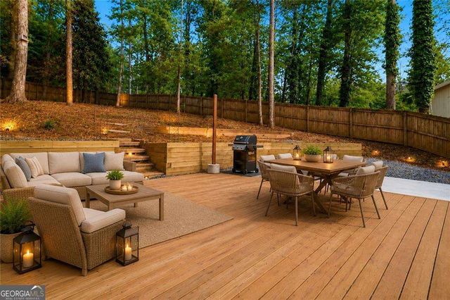 9715 N Pond Circle, Roswell, GA 30076