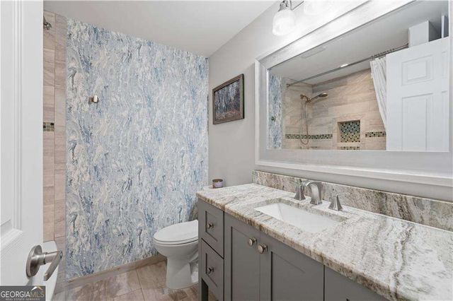 9715 N Pond Circle, Roswell, GA 30076