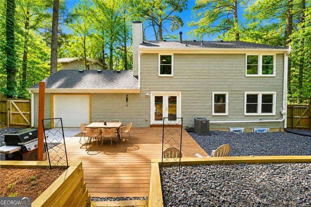 9715 N Pond Circle, Roswell, GA 30076